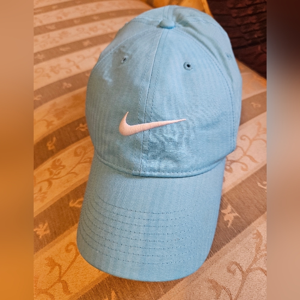 Nike women's blue hat cap